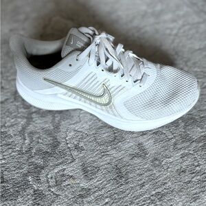 NIKE sneakers for women | White & Grey 🤍🩶